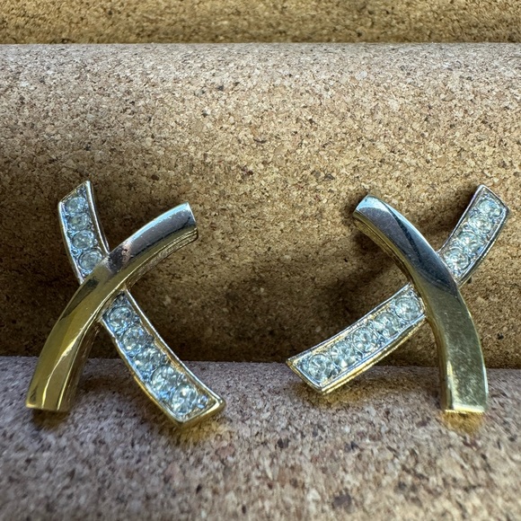 Vintage STATEMENT Earrings Designer Unsigned Gold Tone XOXO - Picture 15 of 17